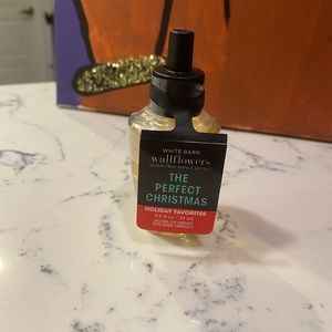 NWT Bath and Body Works Perfect Christmas Wallflower